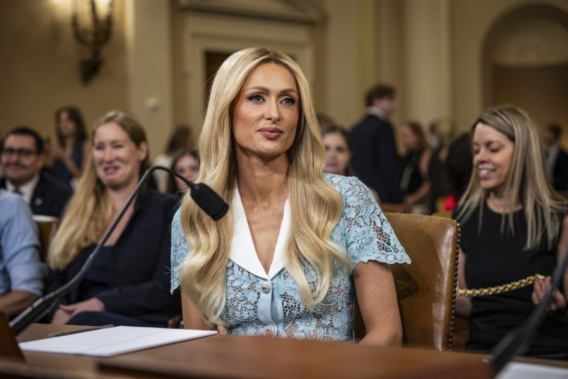 240626-paris-hilton-ew-444p-2b96ad