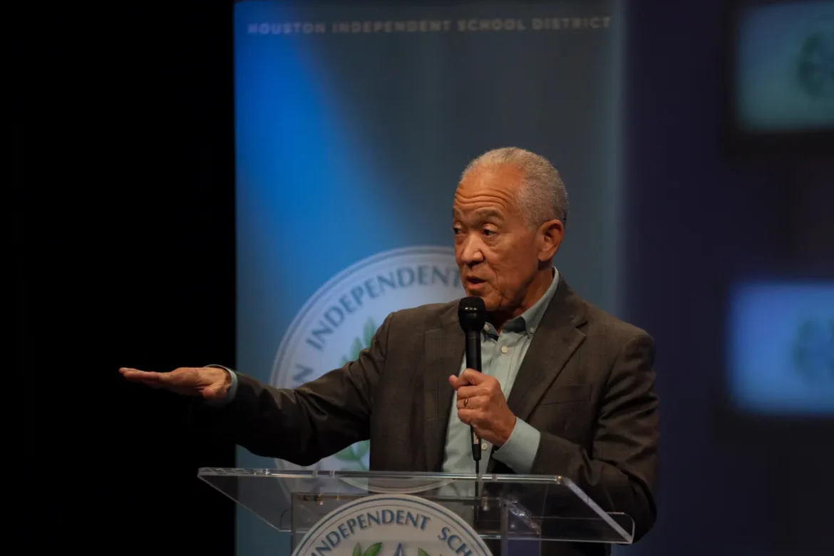 20230828_First-day-School-MIke-Miles_DV_03-1200×800