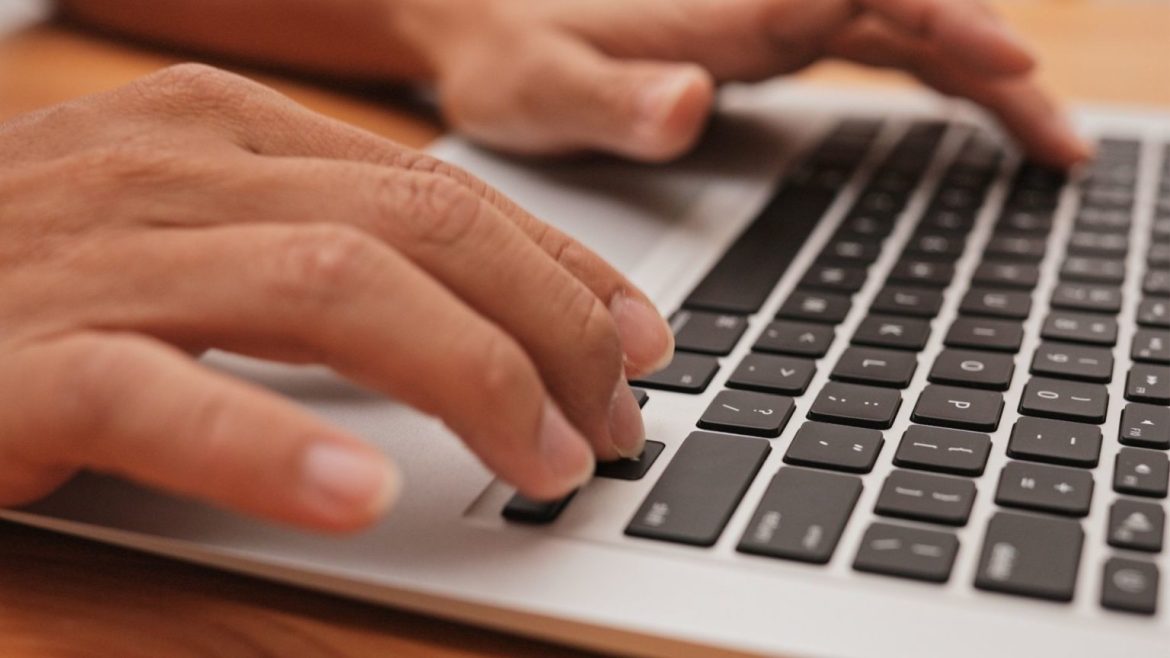 internet-laptop-stock-04192021-1536×864