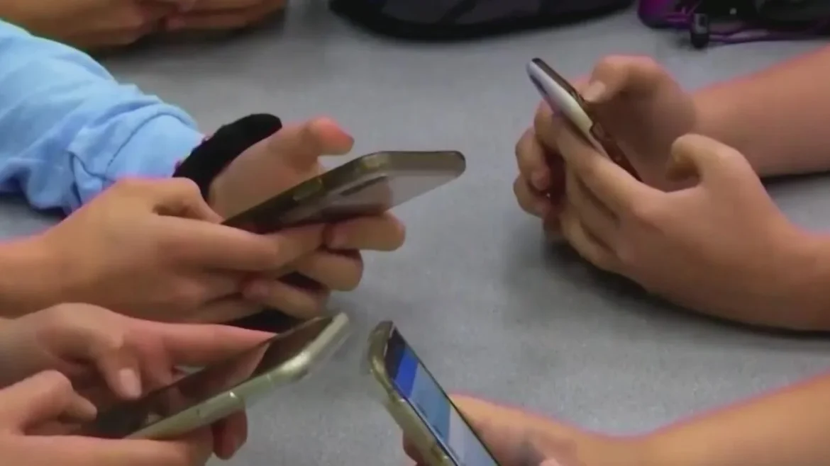 e089ca59fa70382a8c2d04ff55504ebd