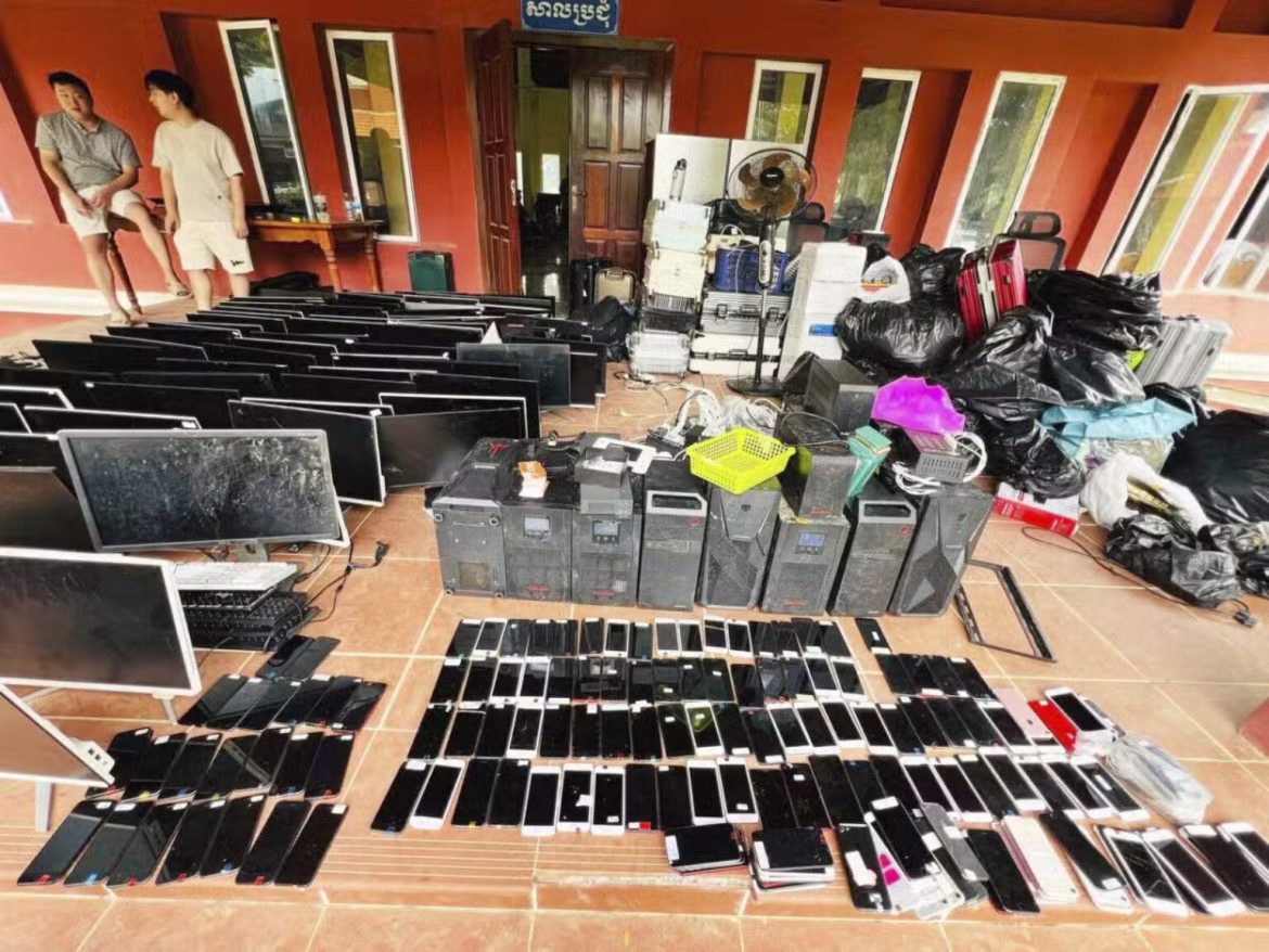 AP25199598244225-1200×900.jpg-1536×1152